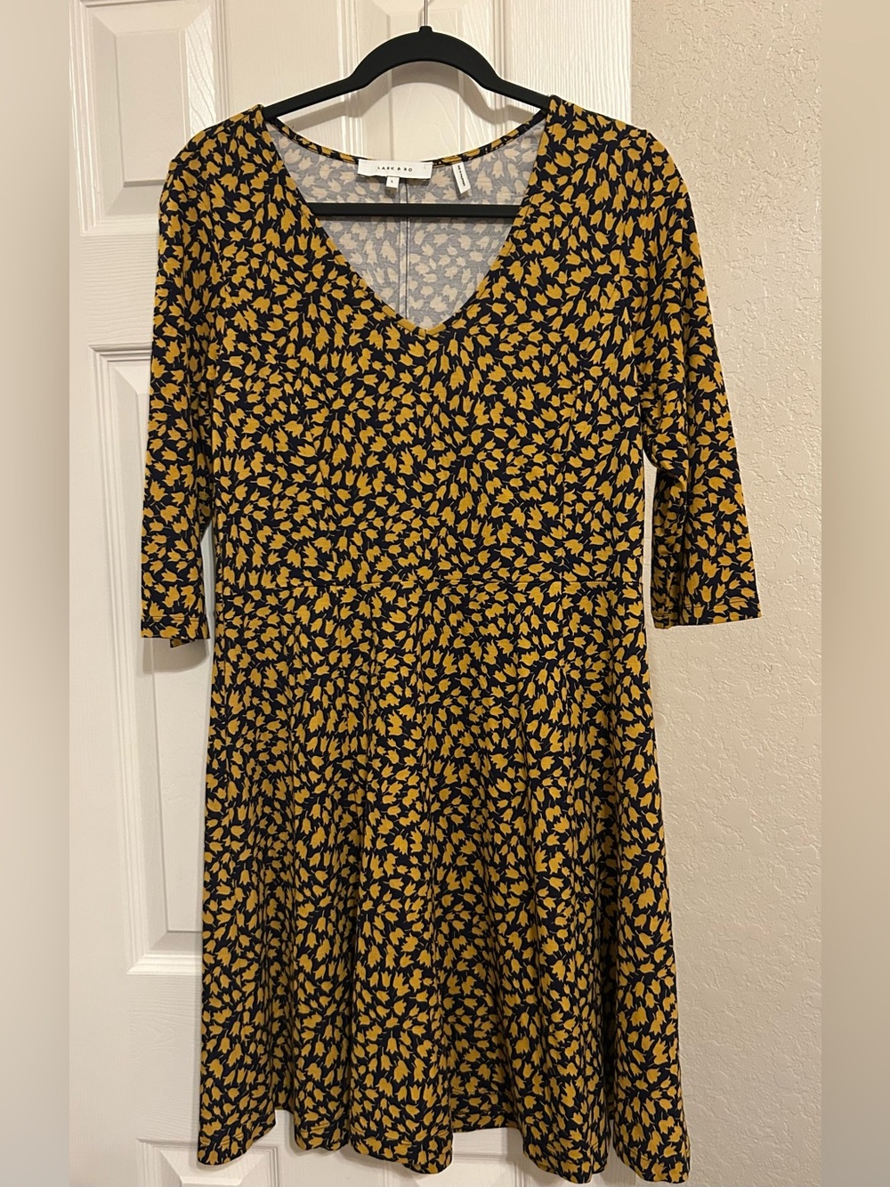 Lark & Ro Navy and Gold Floral Print - V-Neck 3/4 Sleeve